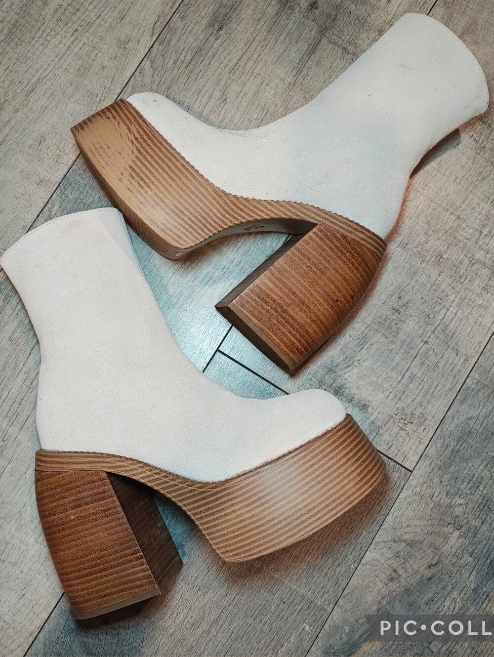 🍂 Urban Outfitters "Anna" Suede Platform Boots 🍂